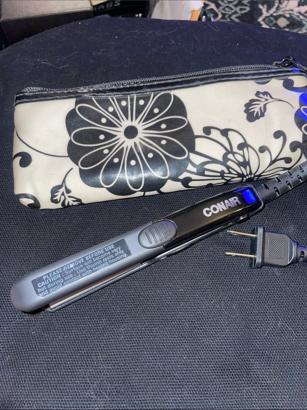 Conair mini dual deluxe styler.